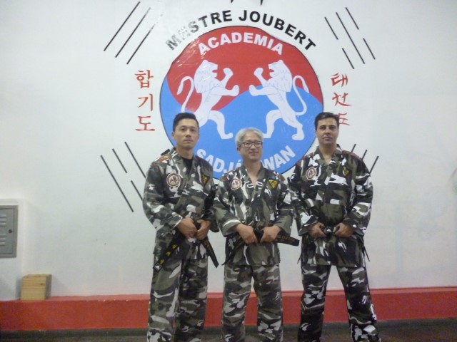 PRESIDENTE DA FEDERA��O INTERNACIONAL DE TOO HON JUNG SIM KWAN & MMA COREANO VISITA A SADJA KWAN - SEDE DA FEDERA��O MINEIRA DE HAPKIDO 