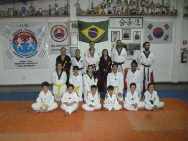 EXAME DE FAIXA COLORIDA DE TAEKWONDO